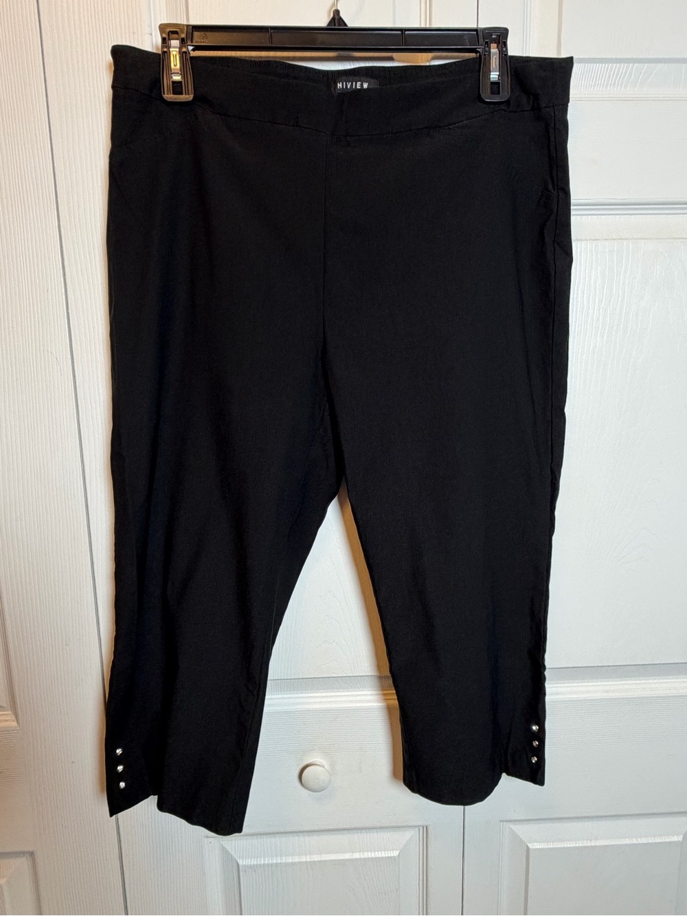 Hiview Black Pull On Capri Pants 2X Stud Hem Stretch Plus Size